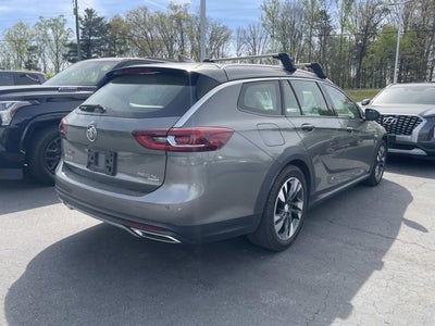 2018 Buick Regal TourX Essence