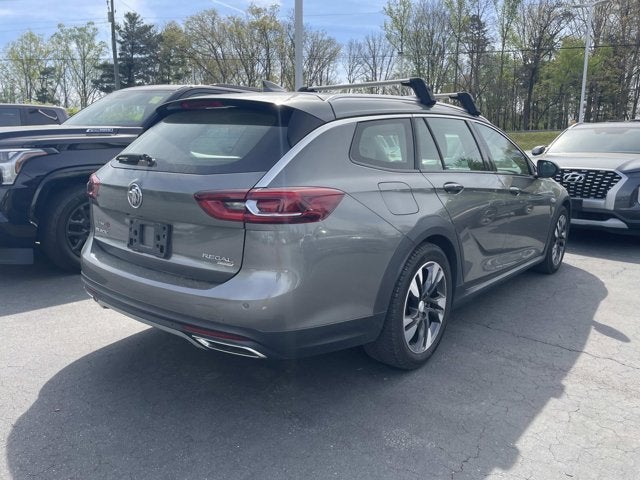2018 Buick Regal TourX Essence