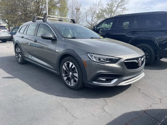 2018 Buick Regal TourX Essence
