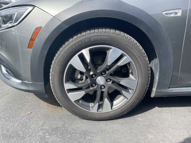 2018 Buick Regal TourX Essence