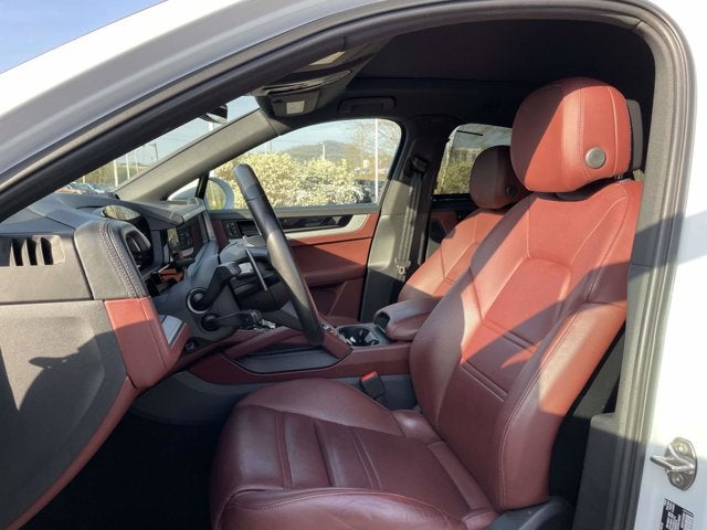 2024 Porsche Cayenne Coupe Base