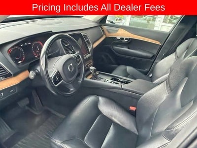 2021 Volvo XC90 T6 Momentum