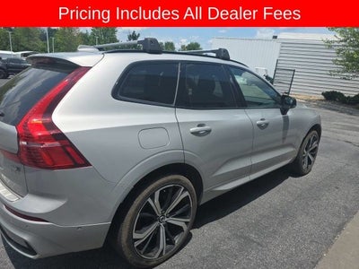2023 Volvo XC60 B5 Ultimate Dark Theme