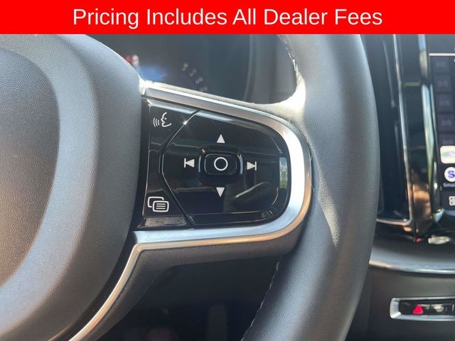 2023 Volvo XC60 B5 Ultimate Dark Theme