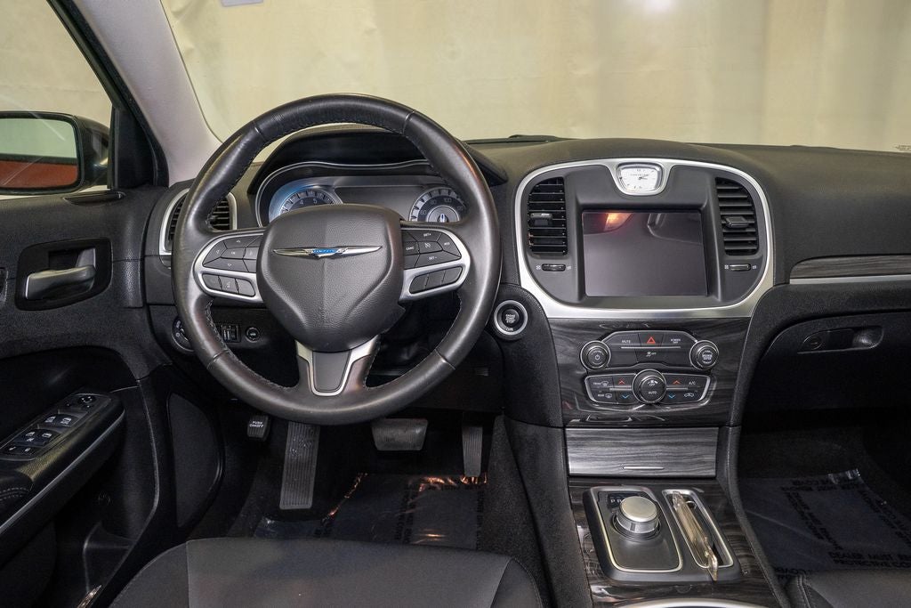 2021 Chrysler 300 Touring