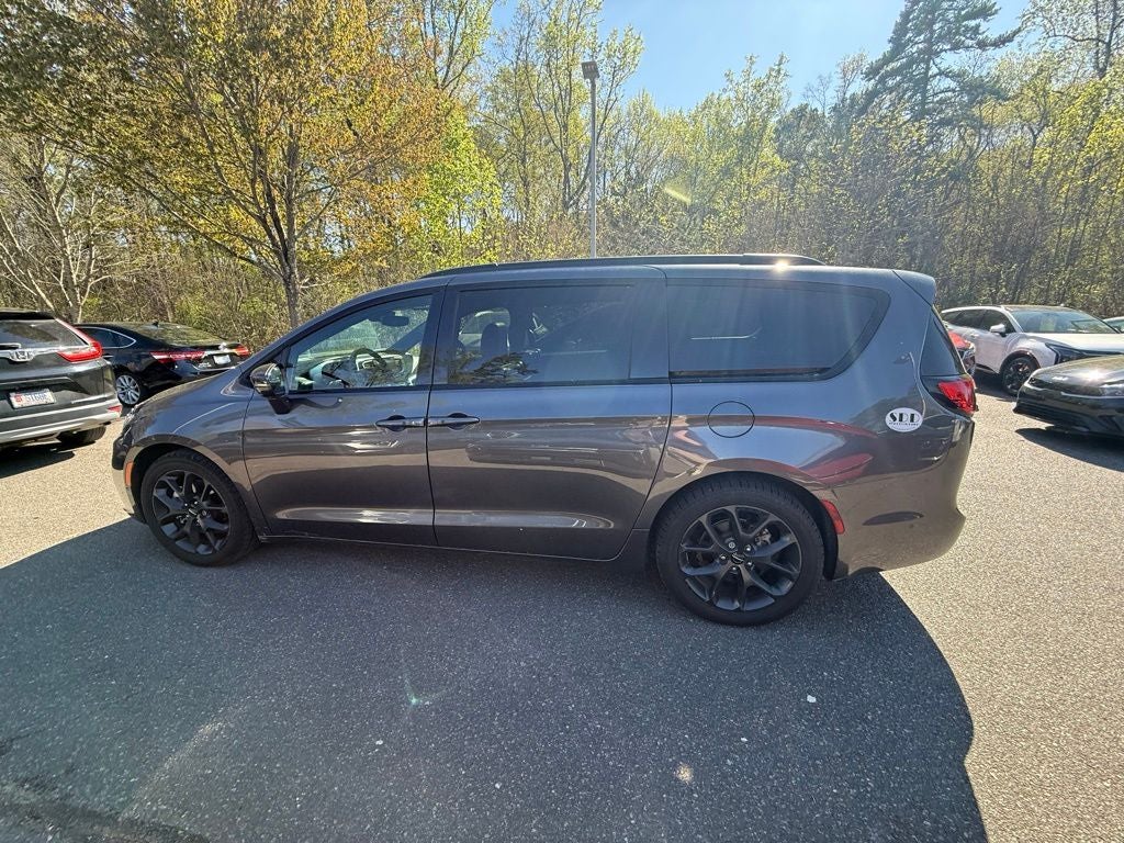2022 Chrysler Pacifica Touring L