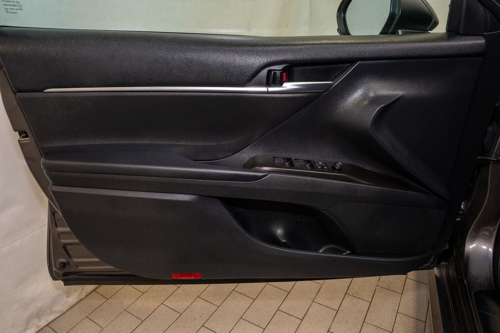 2021 Toyota Camry Hybrid LE