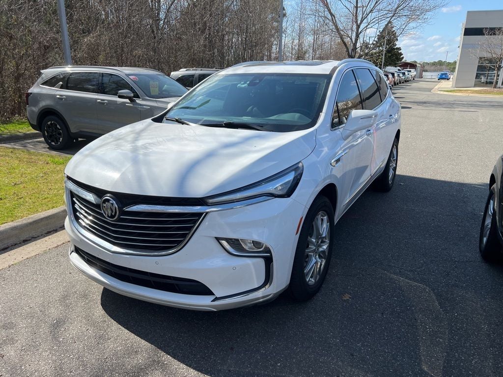 2023 Buick Enclave Essence