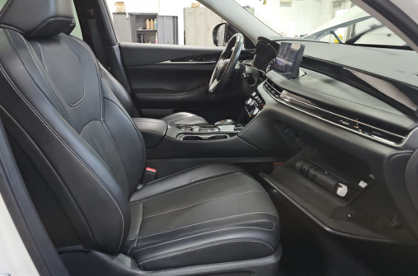 2023 INFINITI QX60 PURE