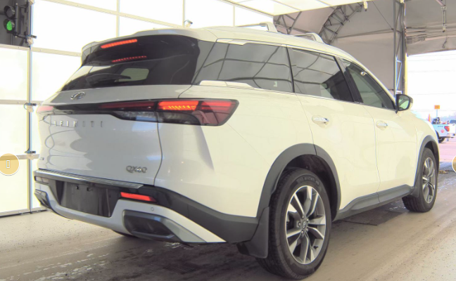 2022 INFINITI QX60 LUXE