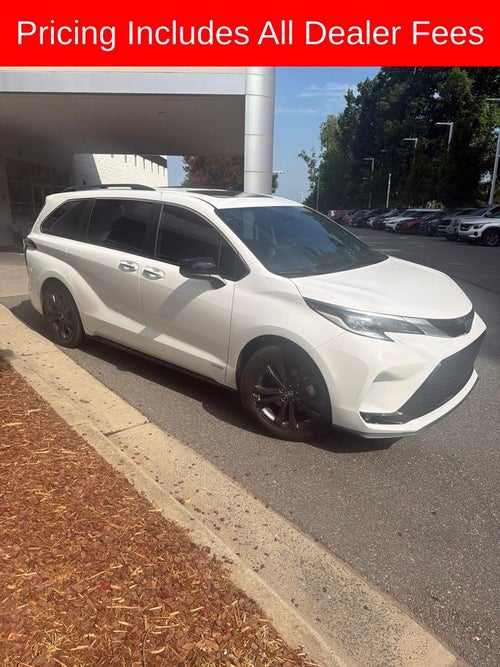 2021 Toyota Sienna XSE 7 Passenger