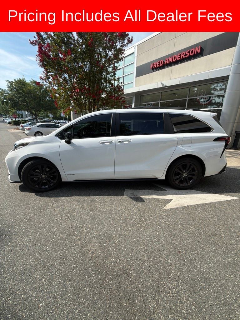 2021 Toyota Sienna XSE 7 Passenger