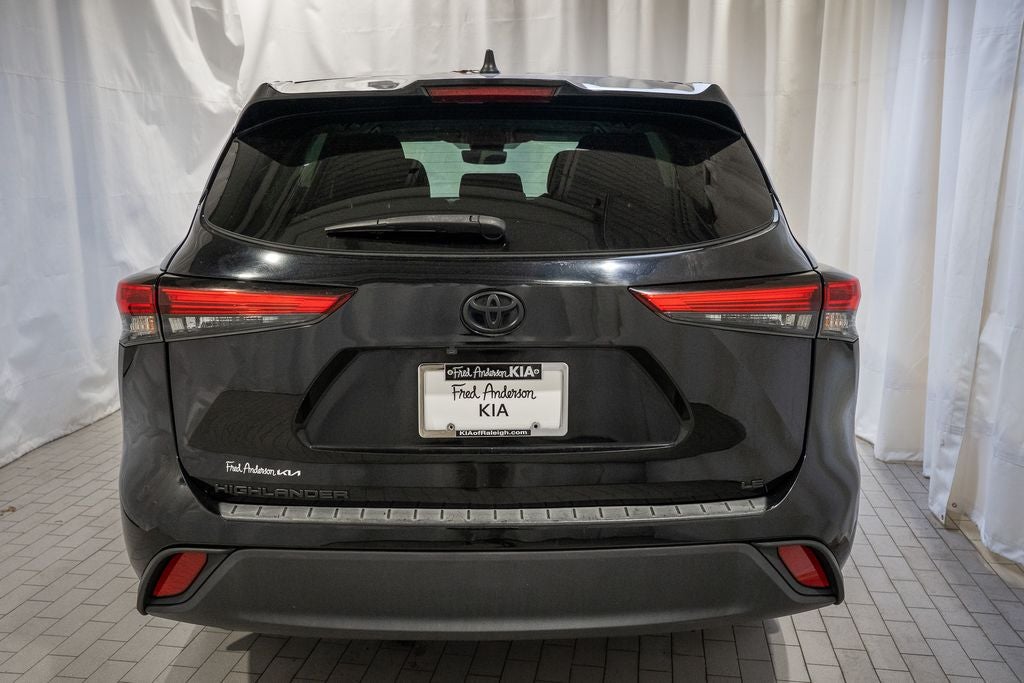2023 Toyota Highlander LE