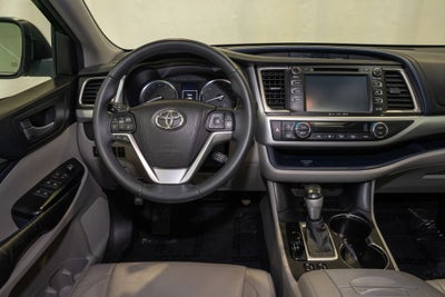2016 Toyota Highlander XLE V6