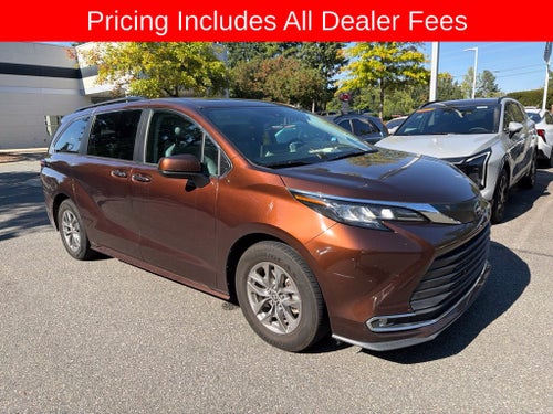 2023 Toyota Sienna XLE 8 Passenger