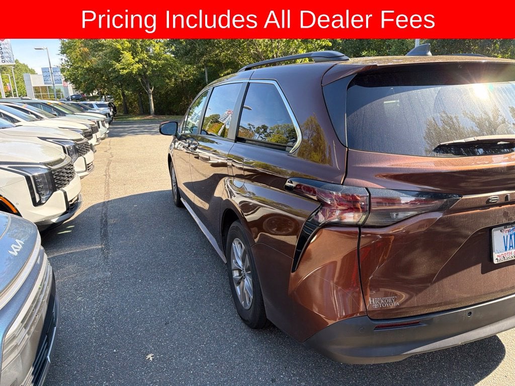 2023 Toyota Sienna XLE 8 Passenger