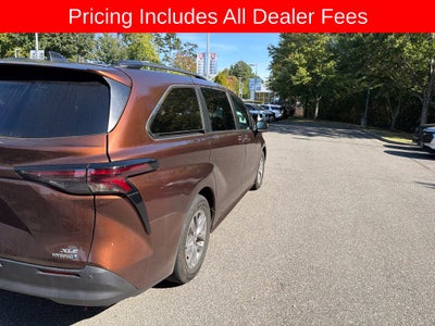 2023 Toyota Sienna XLE 8 Passenger