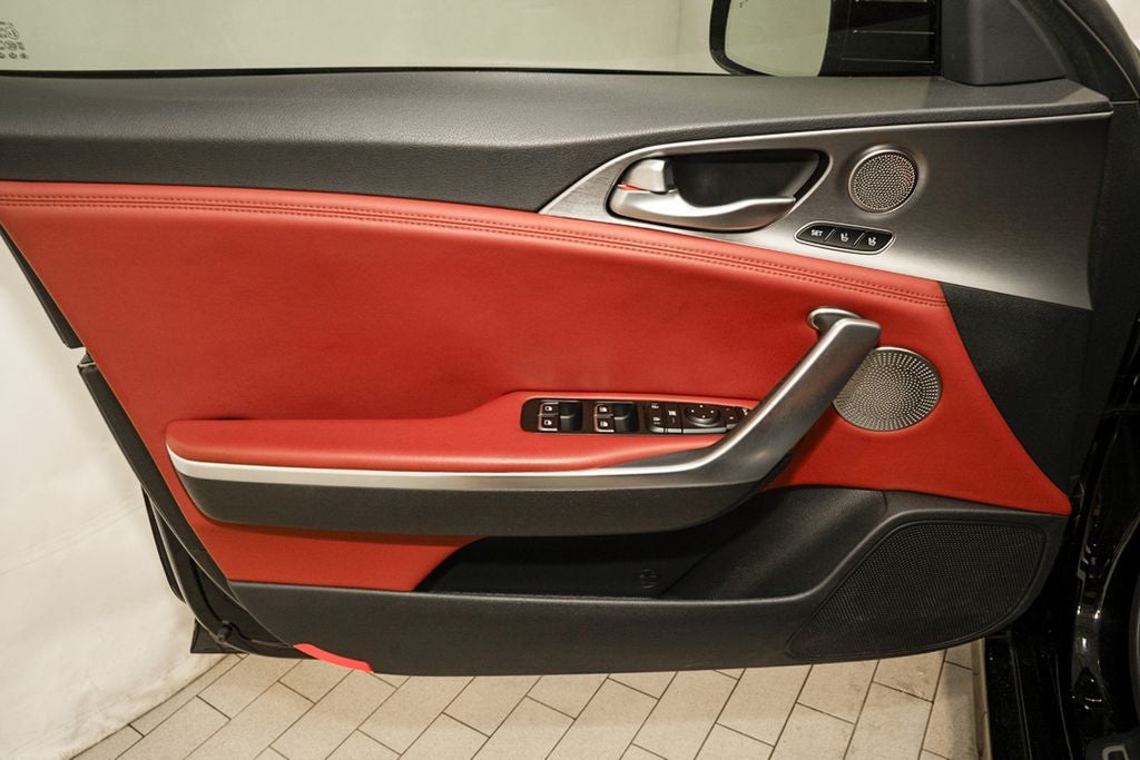 2019 Kia Stinger GT1