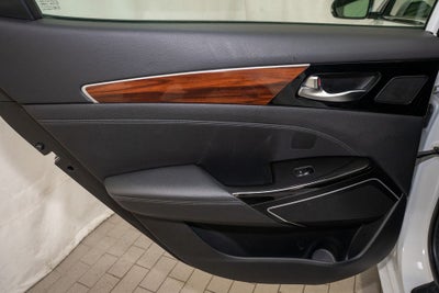 2017 Kia Cadenza Technology