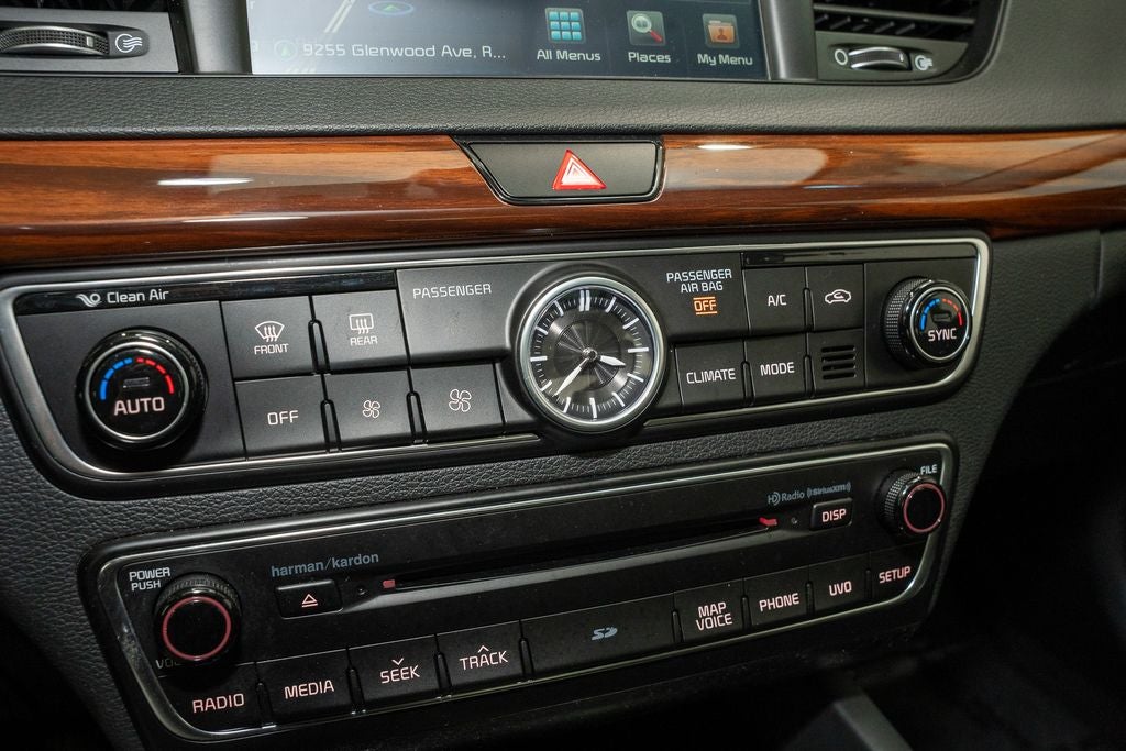 2017 Kia Cadenza Technology