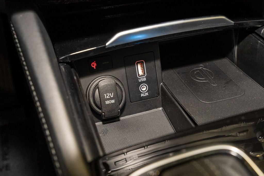 2017 Kia Cadenza Technology