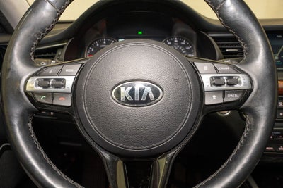 2017 Kia Cadenza Technology