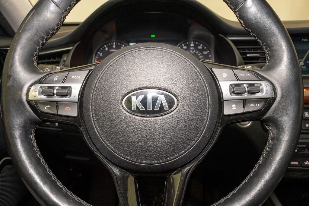 2017 Kia Cadenza Technology