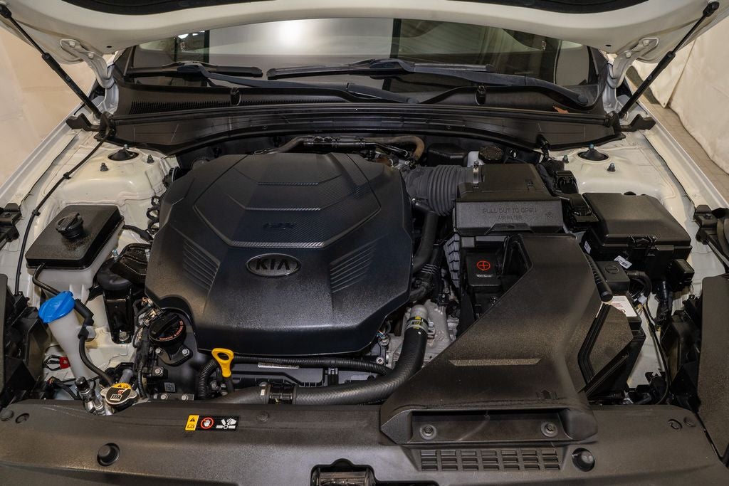 2017 Kia Cadenza Technology