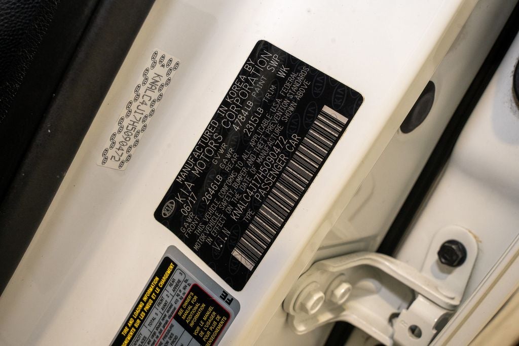 2017 Kia Cadenza Technology