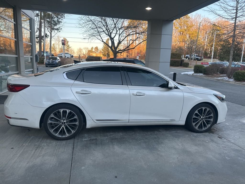 2017 Kia Cadenza Technology