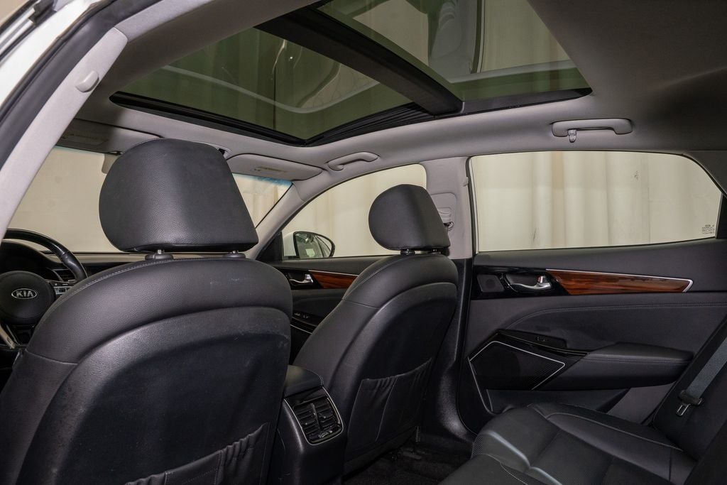 2017 Kia Cadenza Technology