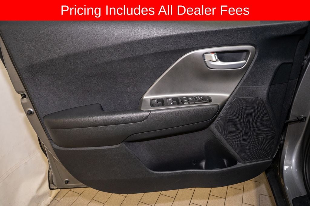 2022 Kia Niro LX