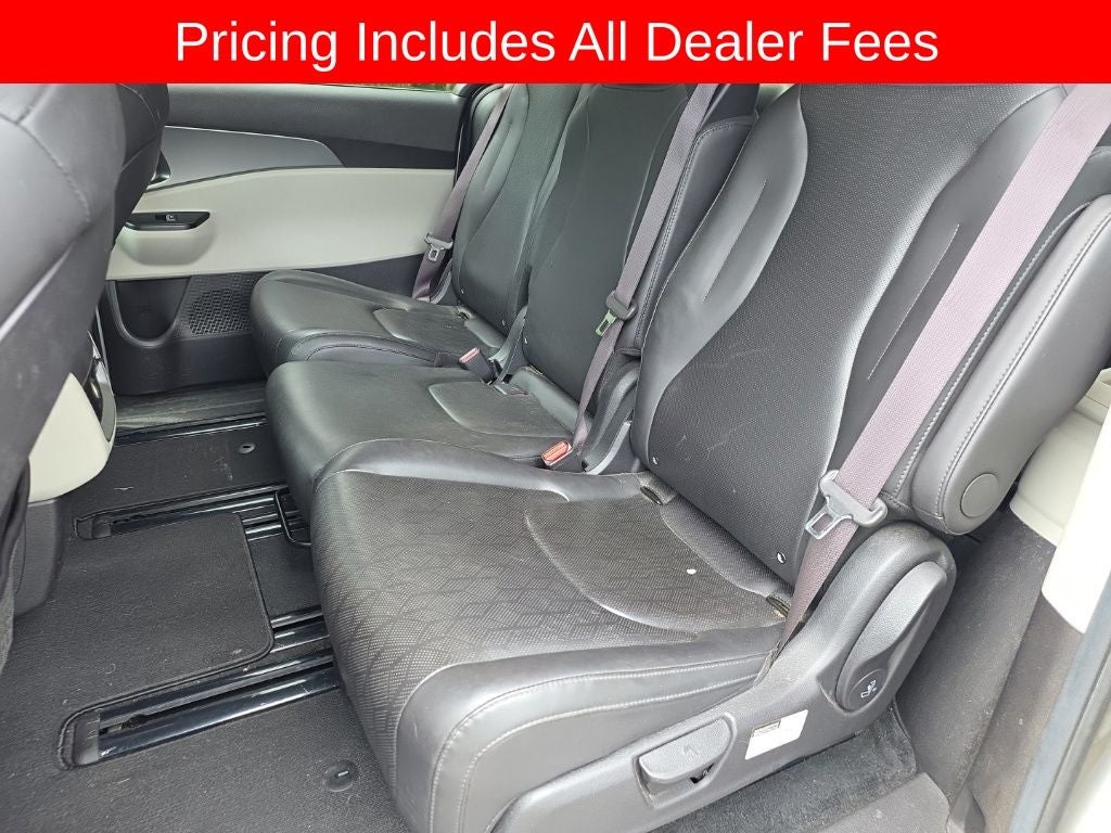 2022 Kia Carnival LX