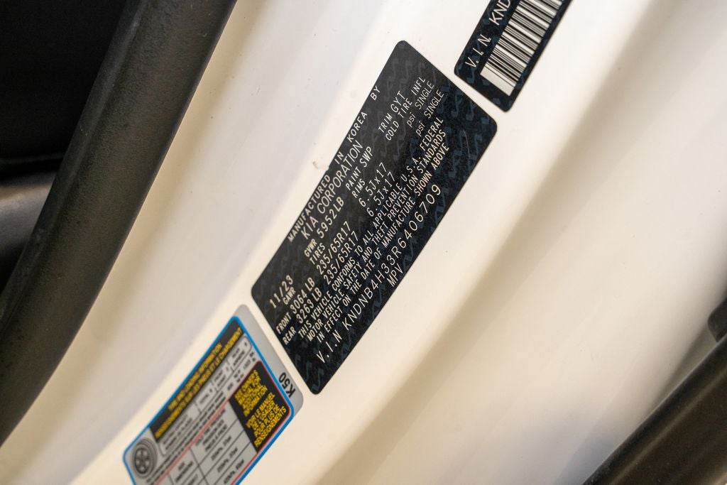 2024 Kia Carnival LX