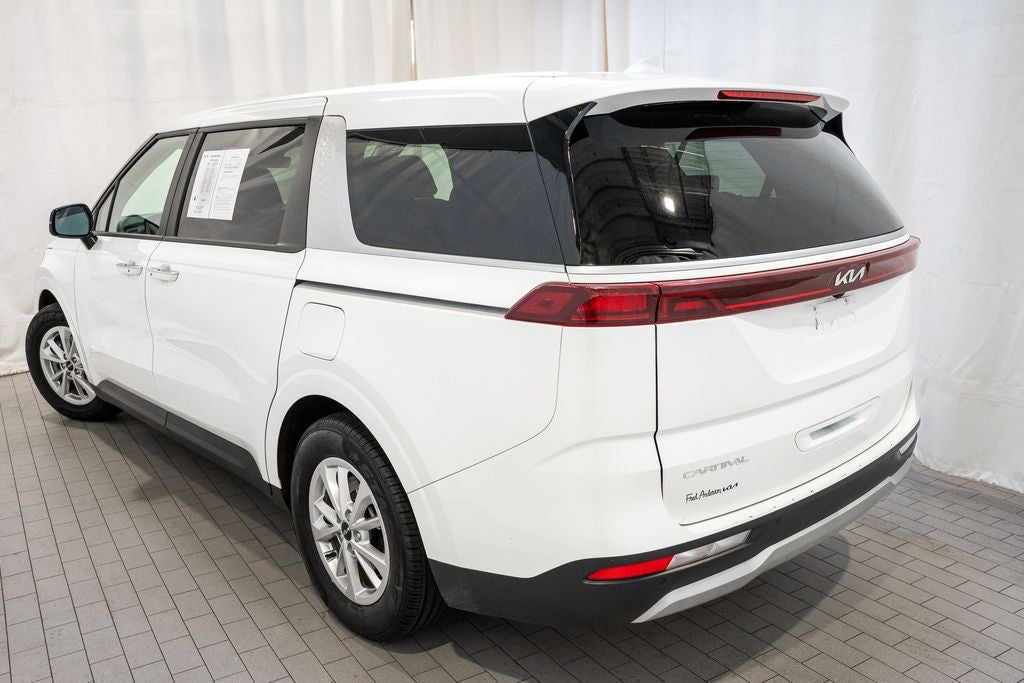 2024 Kia Carnival LX