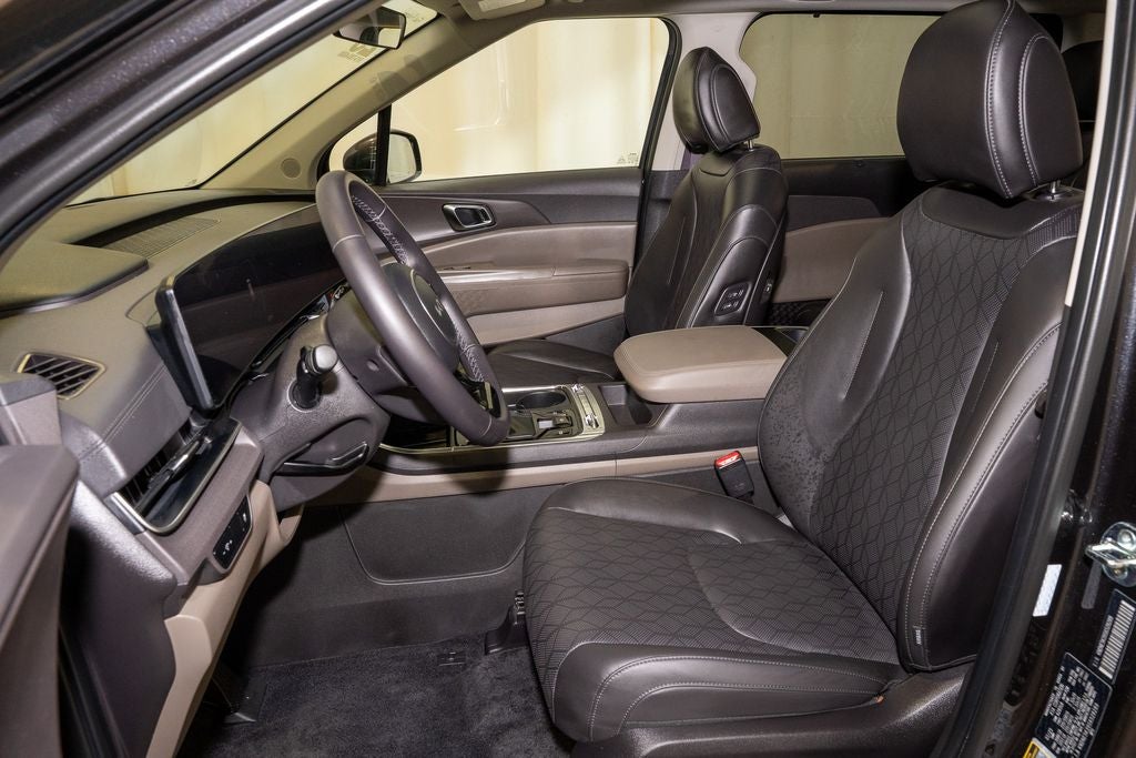 2025 Kia Carnival SX