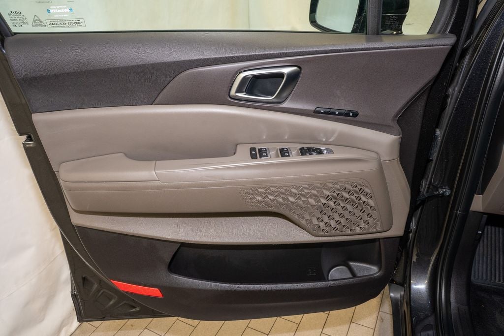 2025 Kia Carnival SX