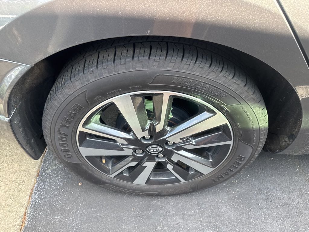 2024 Nissan Versa 1.6 SV