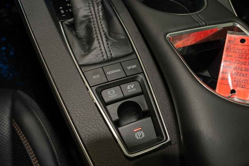 2021 Toyota Avalon Hybrid XSE