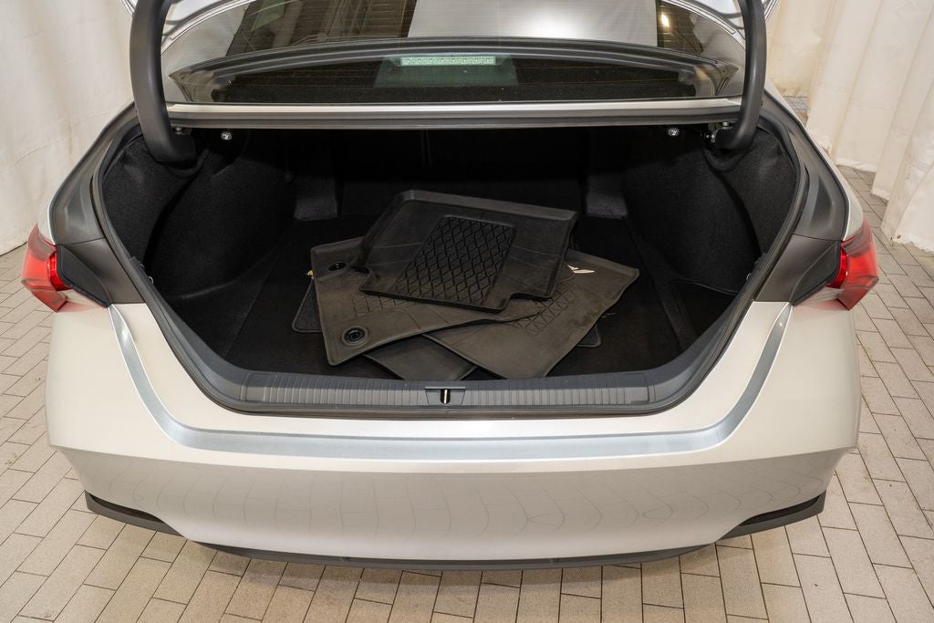 2021 Toyota Avalon Hybrid XSE