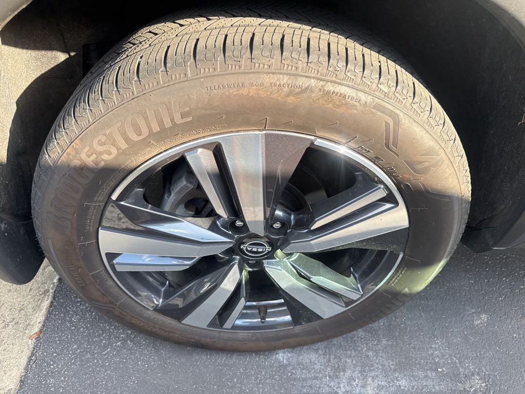 2025 Nissan Rogue SL