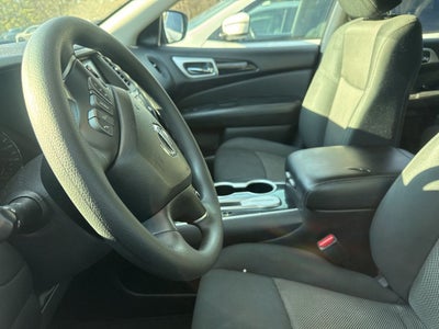 2020 Nissan Pathfinder S