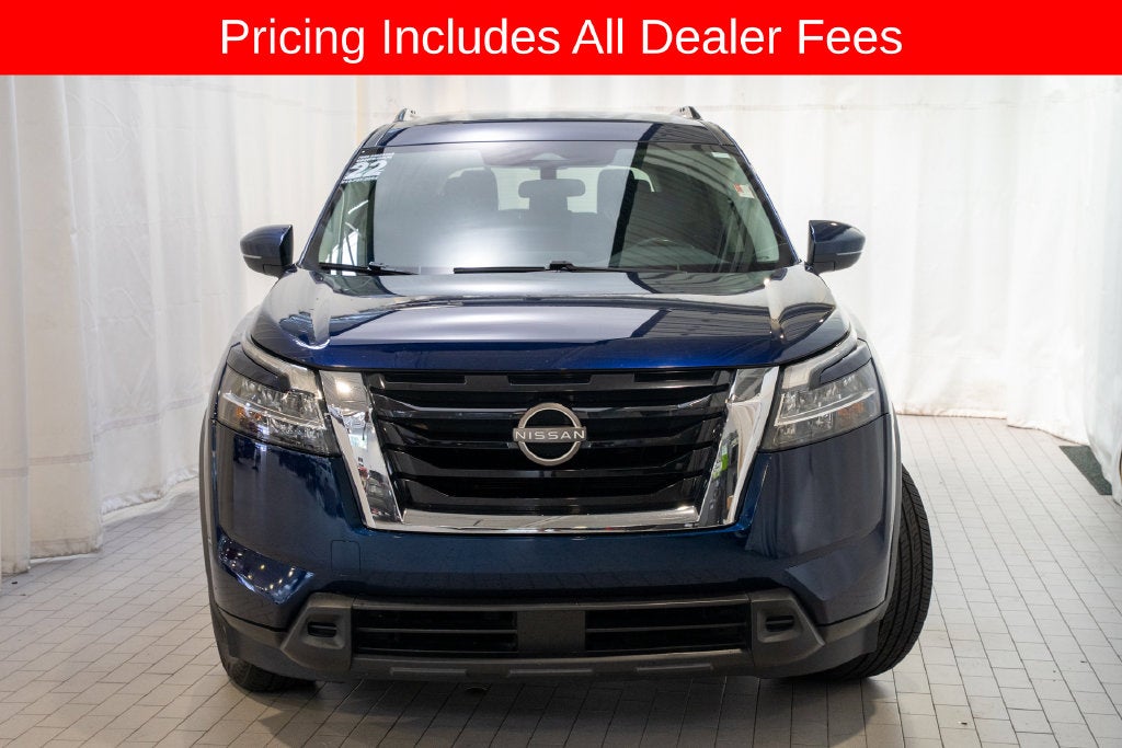 2022 Nissan Pathfinder SV