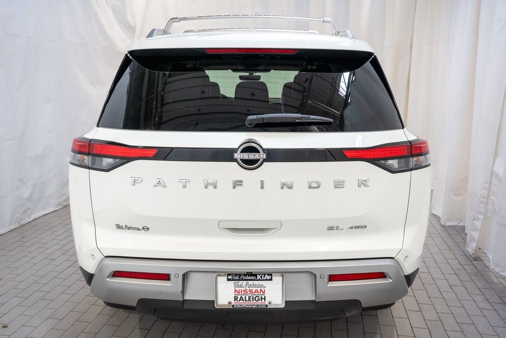 2023 Nissan Pathfinder SL
