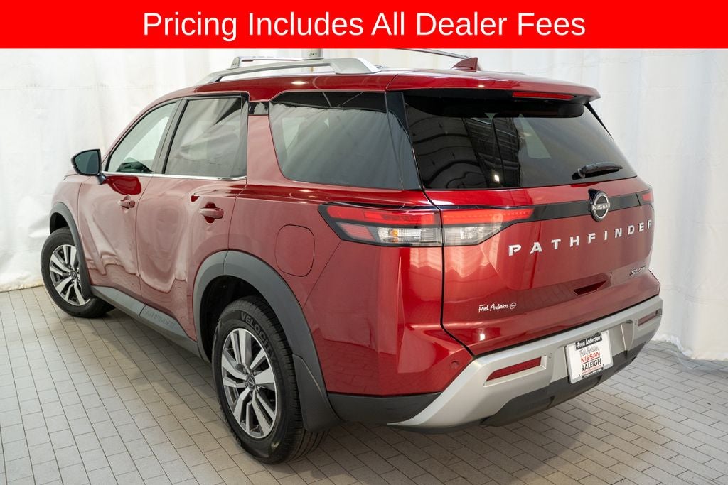 2023 Nissan Pathfinder SL