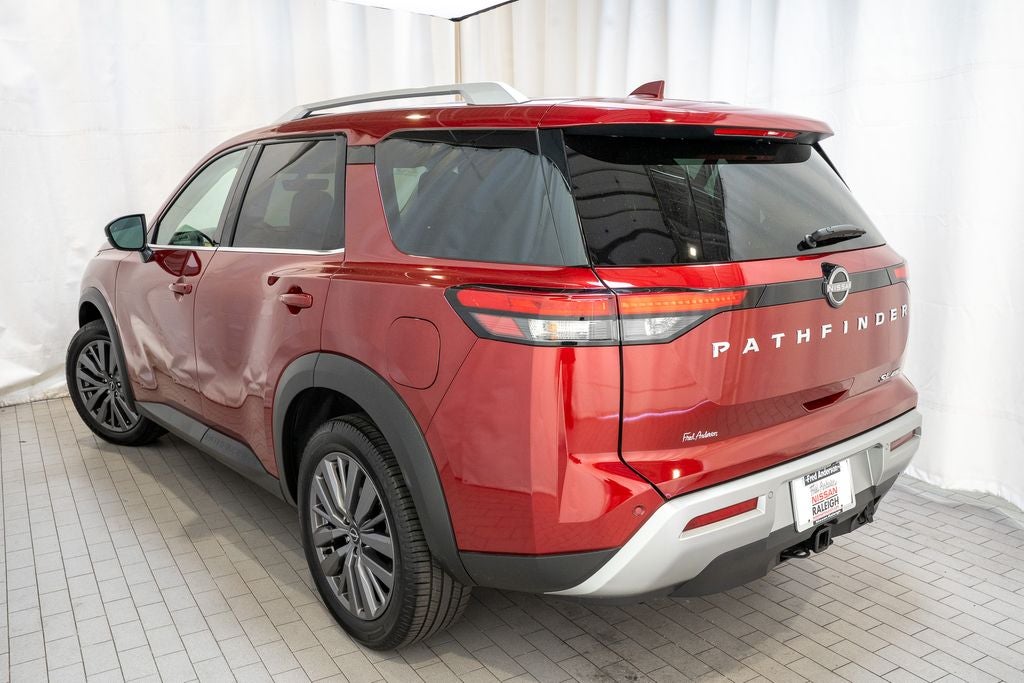 2023 Nissan Pathfinder SL