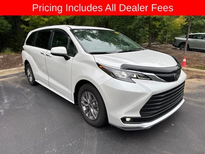 2026 Toyota Sienna XLE 8 Passenger