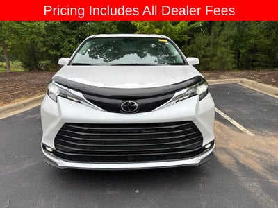 2026 Toyota Sienna XLE 8 Passenger
