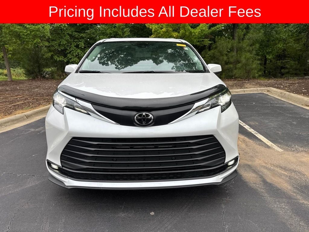 2026 Toyota Sienna XLE 8 Passenger