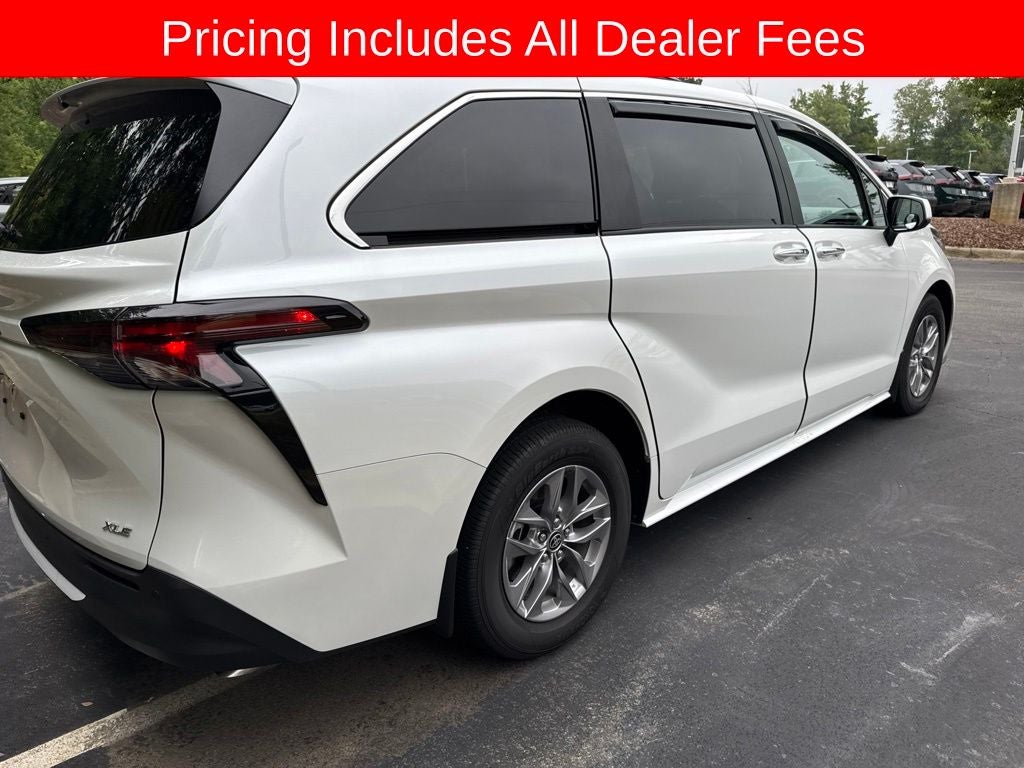 2026 Toyota Sienna XLE 8 Passenger